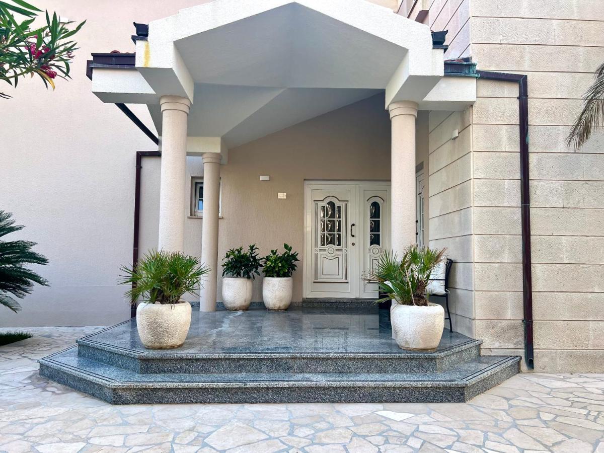 Villa Romana II Омиш Экстерьер фото